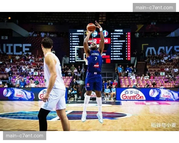 尼克斯进攻篮板抢下13个 二次进攻得分领先猛龙